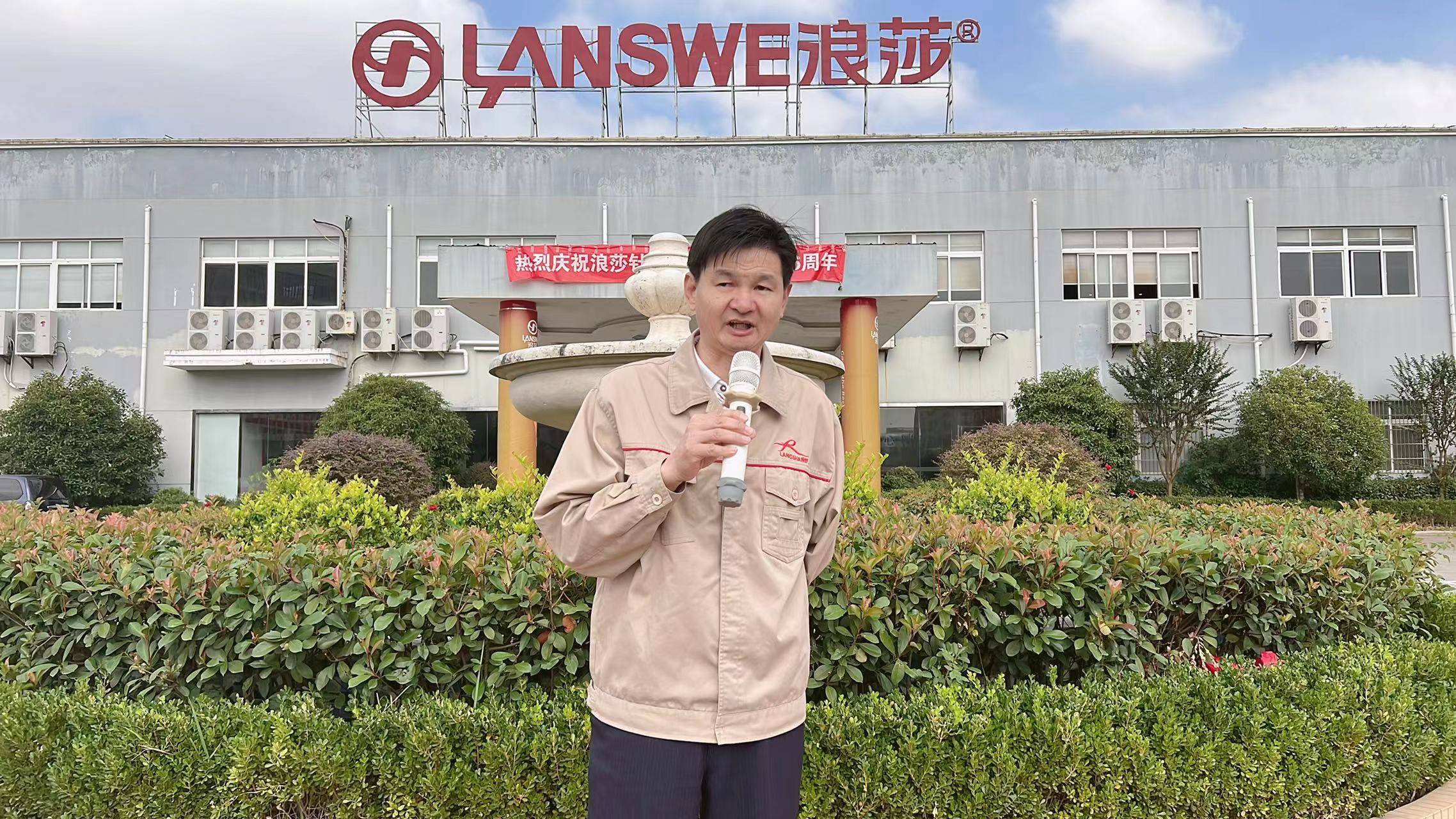 1008402950.jpg 1008402950.jpg